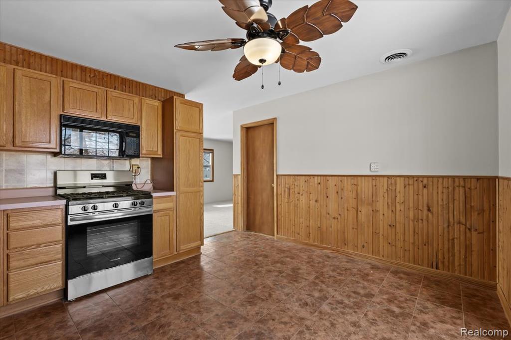 6123 Stephen, Brighton, MI 48116 — Photo 8