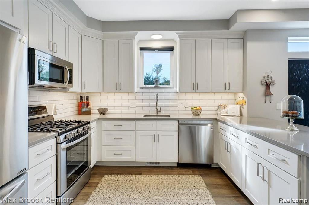 4227 W 14 Mile Road, Royal Oak, MI 48073 — Photo 10