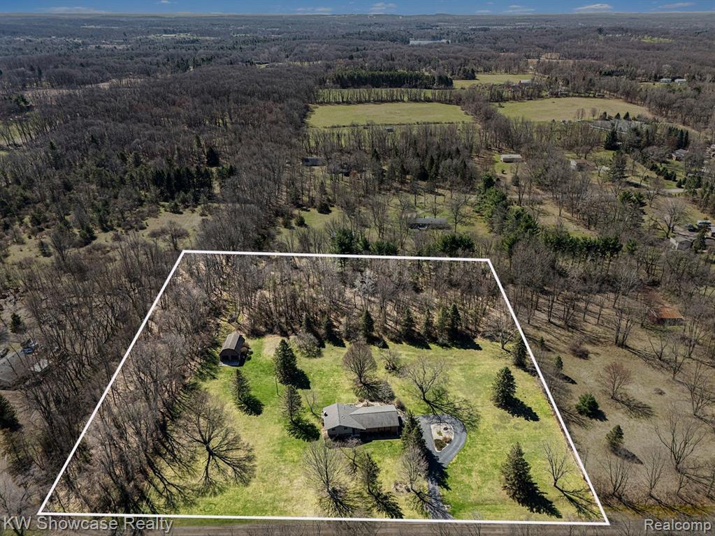 4520 Stoney Acres Lane, Highland, MI — front exterior