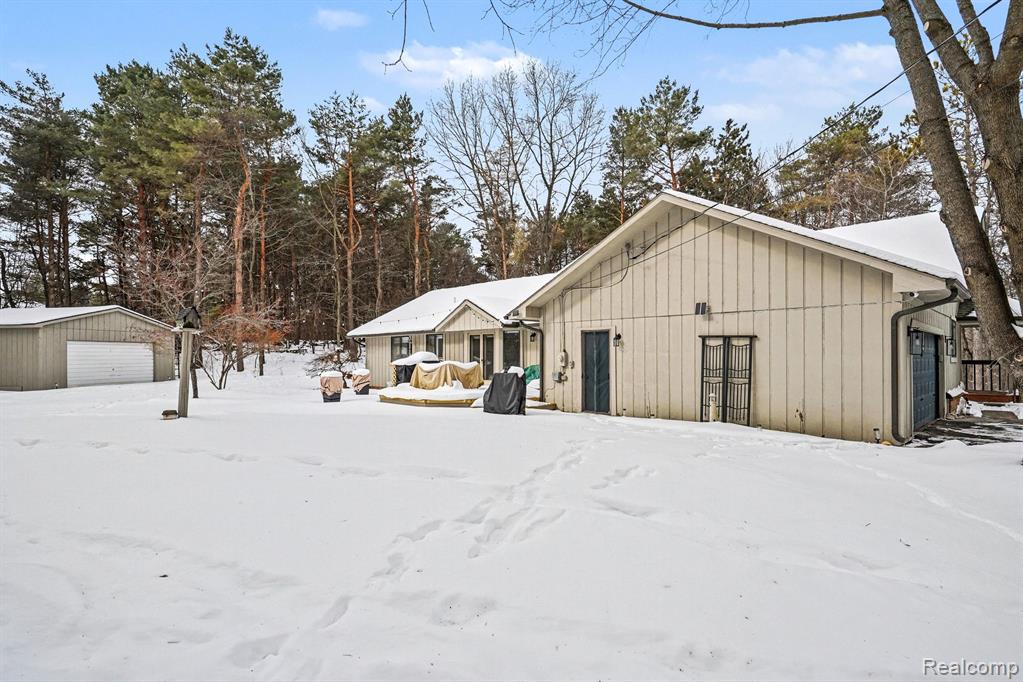 1276 Oakwood Road, Ortonville, MI 48462 — Photo 5
