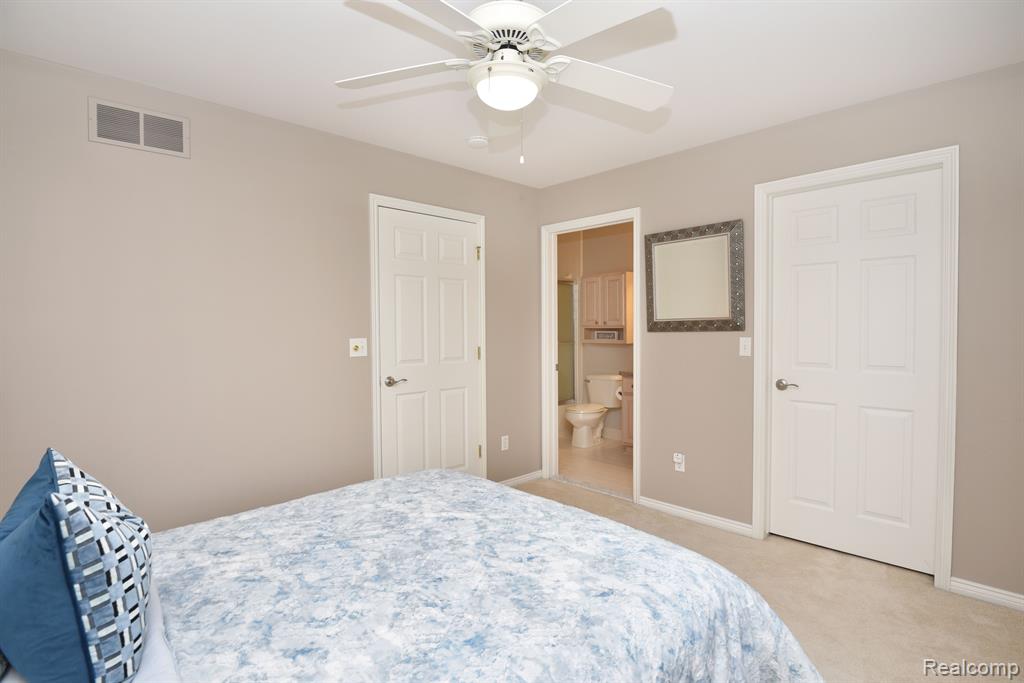 4297 SPRINGBROOK Drive, Sterling Heights, MI 48314 — Photo 33