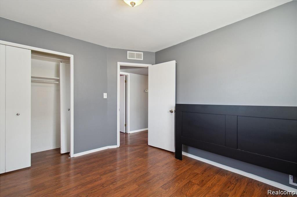 6491 N WAVERLY Street, Dearborn Heights, MI 48127 — Photo 5