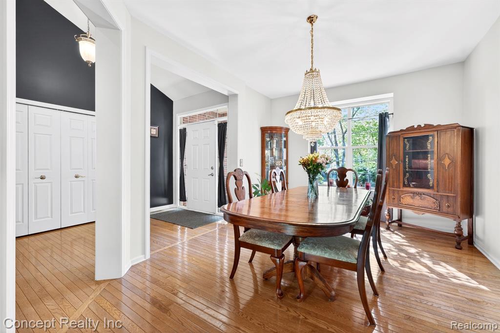 42392 White Hart Boulevard, Canton, MI 48188 — Photo 4