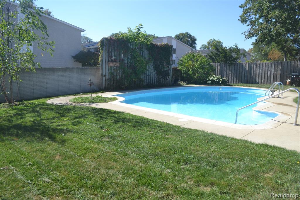 8704 Edna Drive, Warren, MI 48093 — Photo 4