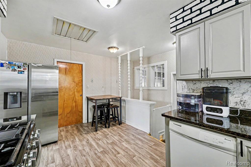 28326 Alden Street, Madison Heights, MI 48071 — Photo 10