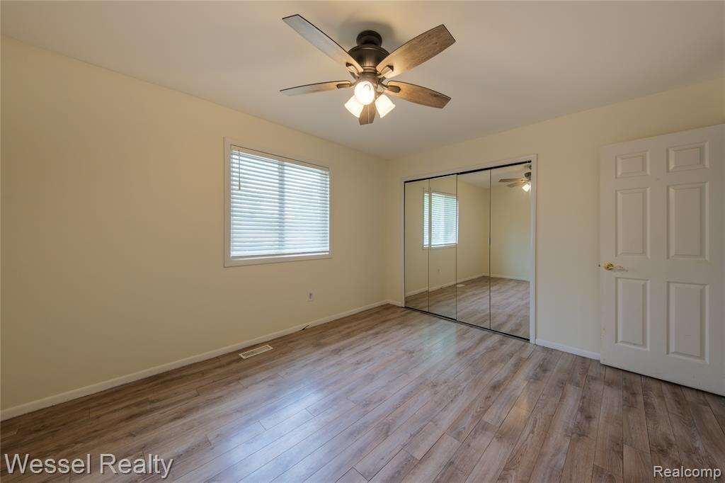 47437 BETTY Street, Shelby Twp, MI 48317 — Photo 17
