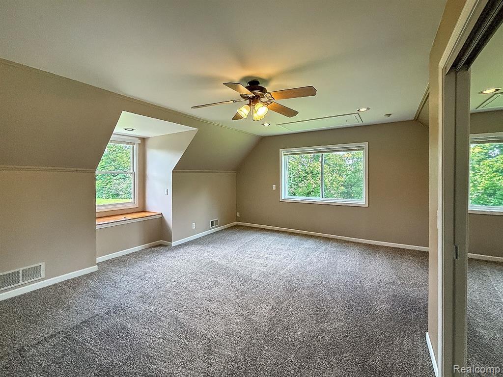 7653 CHASE LAKE Road, Fowlerville, MI 48836 — Photo 28