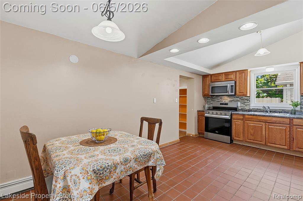 174 S Belle River Avenue, Marine, MI — Photo 6