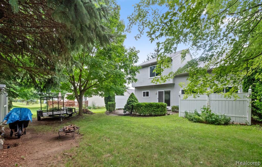 3287 POND RIDGE Drive, Holly, MI 48442 — Photo 4