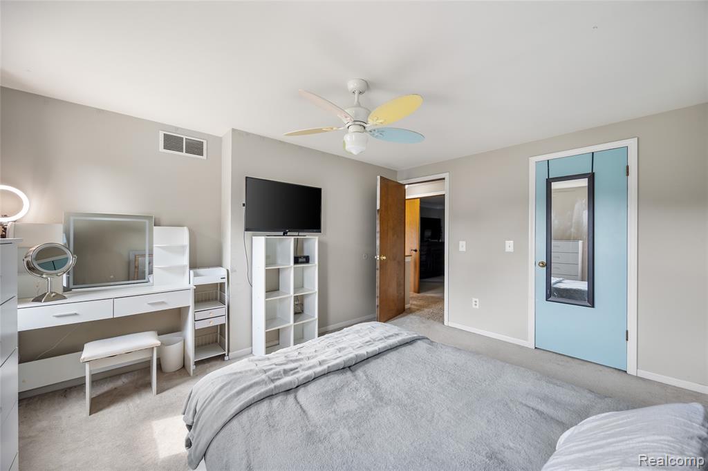 46073 Hollowoode Lane, Macomb, MI 48044 — Photo 30