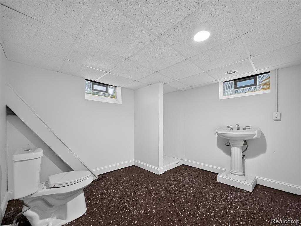 5566 Lakepointe Street, Detroit, MI 48224 — Photo 33