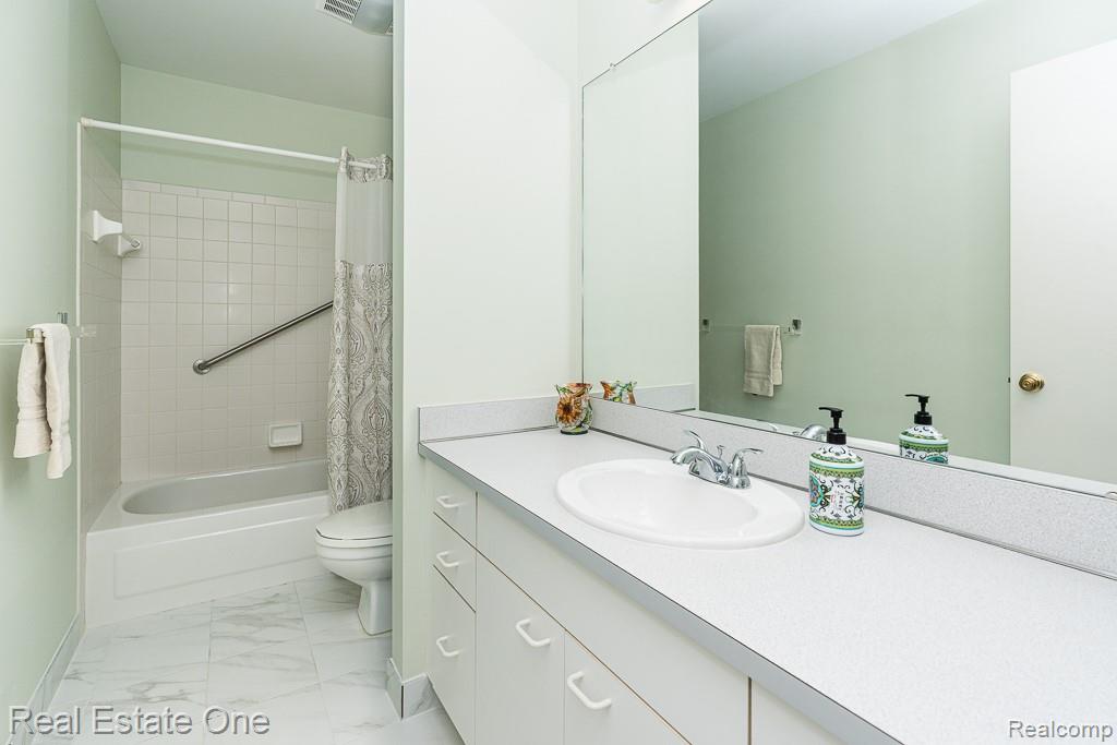 1903 Eagle Pointe, Bloomfield Hills, MI 48304 — Photo 30