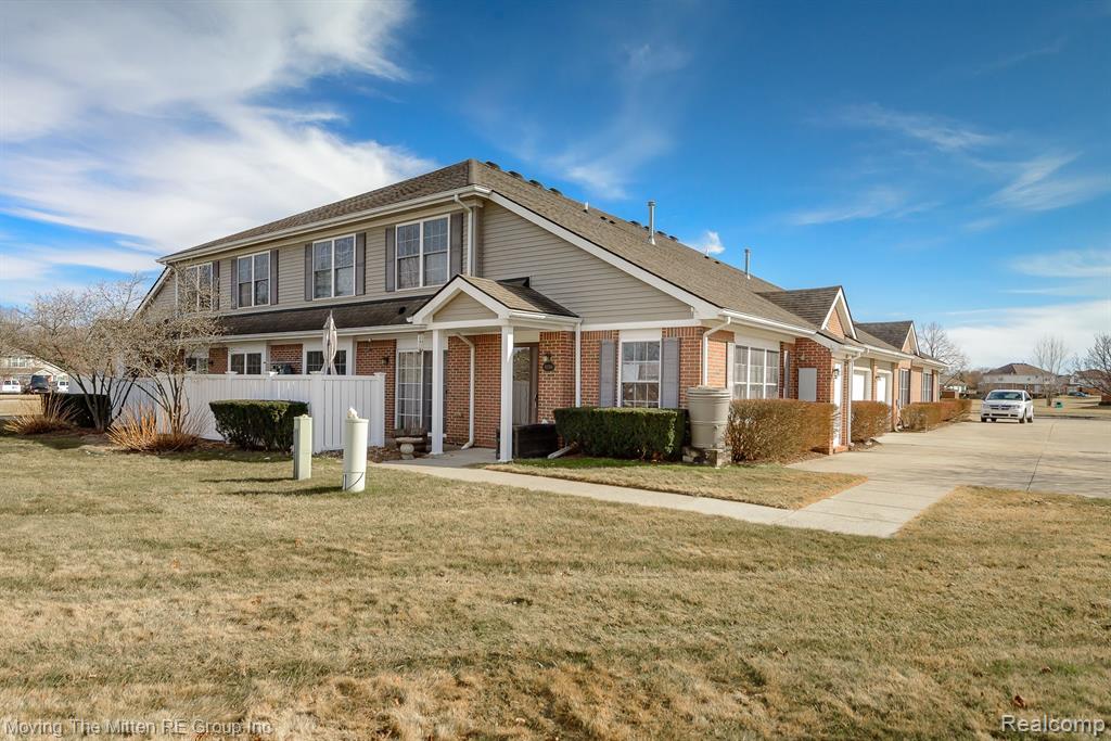 42156 N CUMBERLAND Drive, Van Buren, MI 48111 — Photo 2