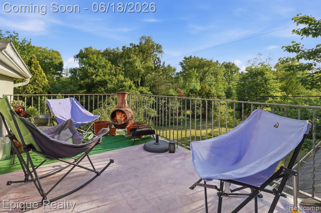 21085 Metroview Road, Farmington, MI 48335 — Photo 24