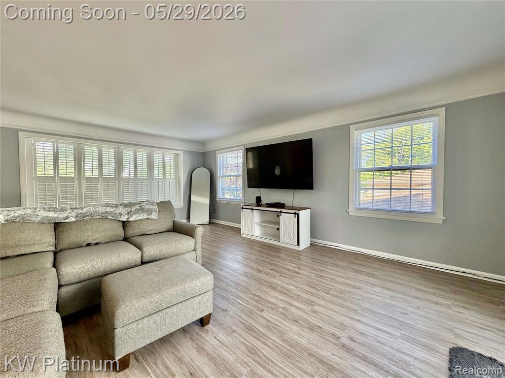 2425 Woodstock Drive, Port Huron, MI 48060 — Photo 8