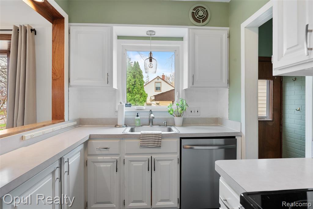 15513 Norborne, Redford, MI 48239 — Photo 16