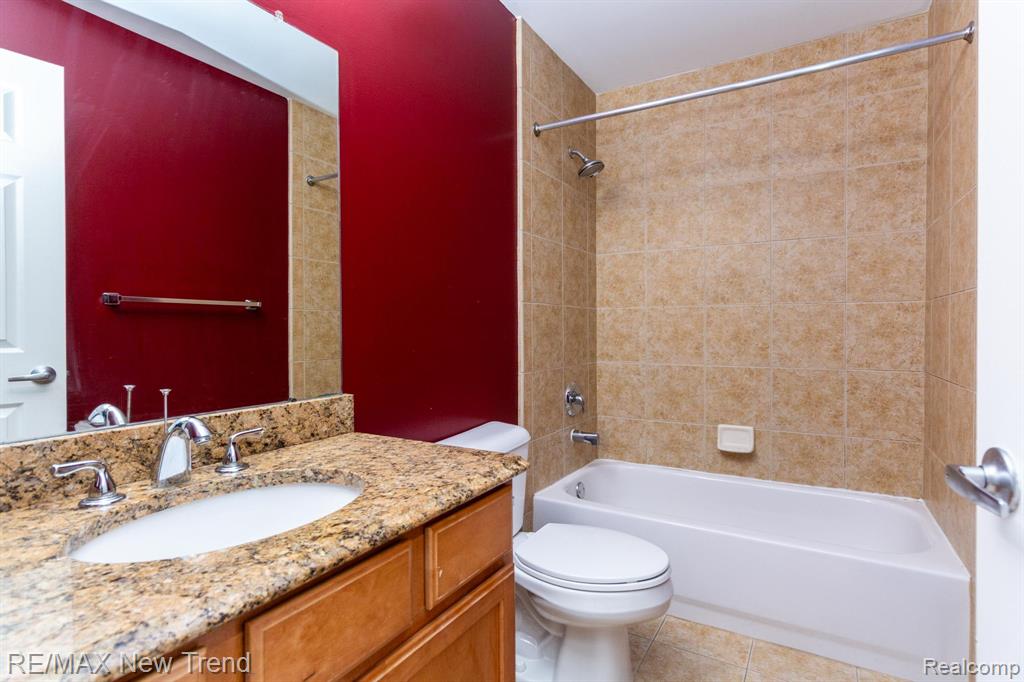 45929 GRAYSTONE Lane, Canton, MI 48187 — Photo 23