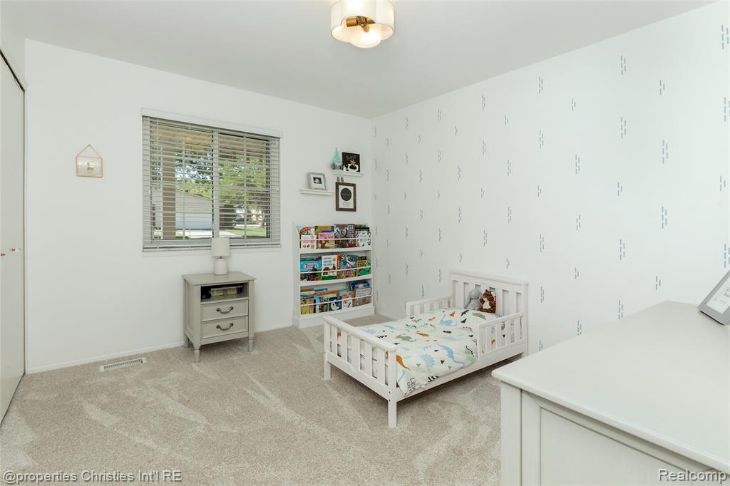 6805 Emerald Shores Drive, Troy, MI 48085 — Photo 26