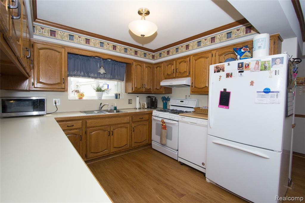 30208 Maplegrove Street, Saint Clair Shores, MI 48082 — Photo 11