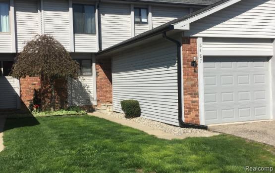 8487 PEPPER RIDGE Drive, Grand Blanc, MI 48439 — front exterior