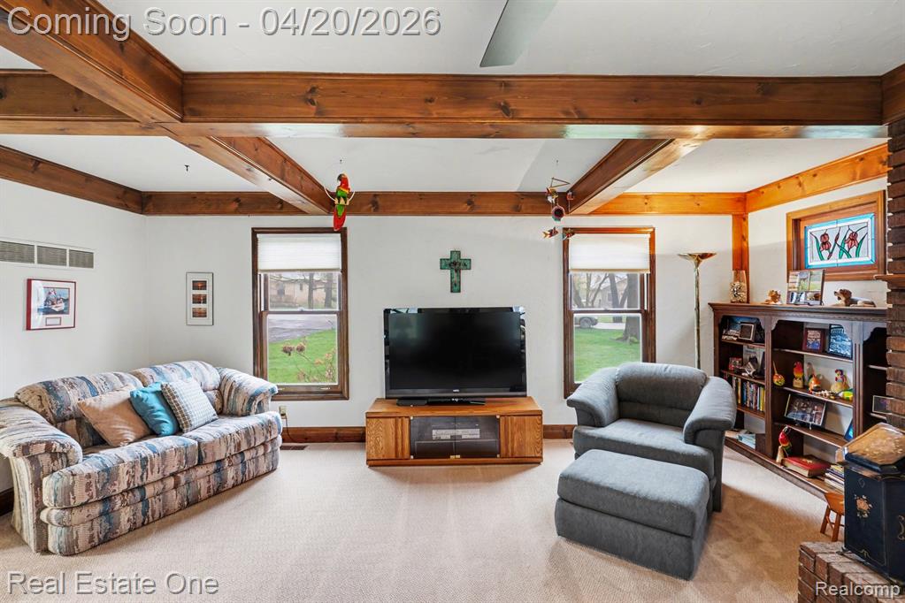 1355 Grebe Road, Highland, MI — Photo 4