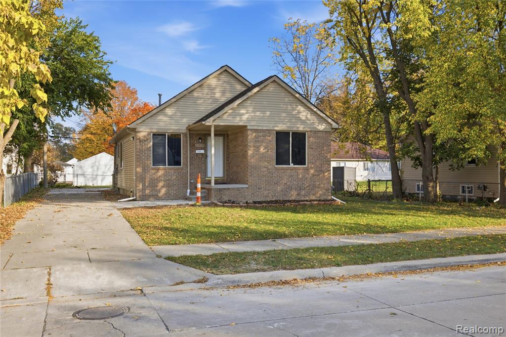 21228 Helle Avenue, Warren, MI 48089