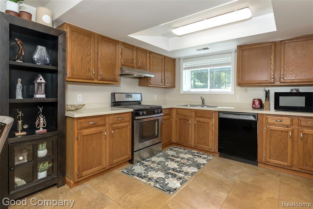 5410 Edgar Road, Clarkston, MI — Photo 8