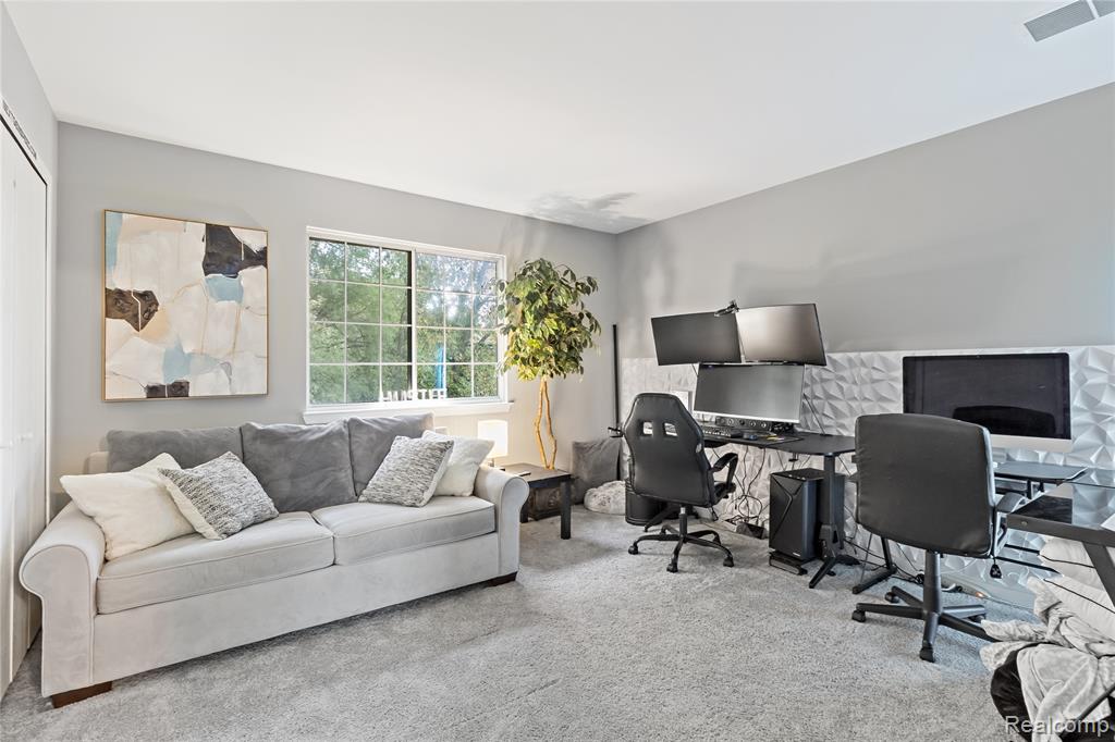549 Winwood Court, Walled Lake, MI 48390 — Photo 29