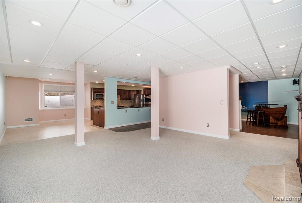 2298 Meadow Court, Leonard, MI 48367 — Photo 33