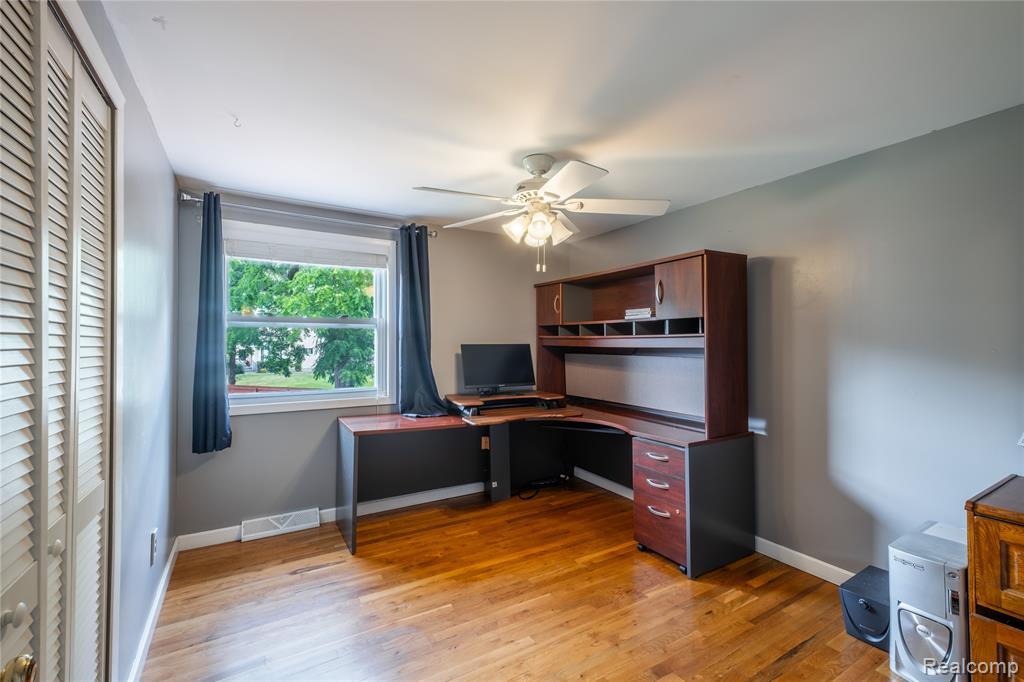 4191 Knollwood Drive, Grand Blanc, MI 48439 — Photo 24