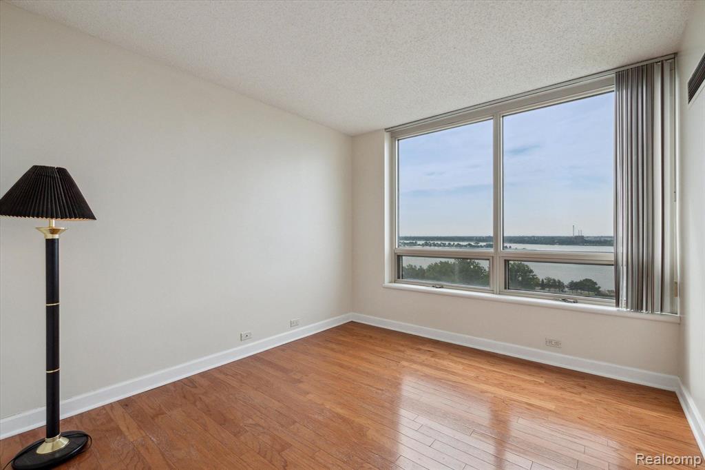 3320 SPINNAKER Lane, 74-14C, Detroit, MI 48207 — Photo 20