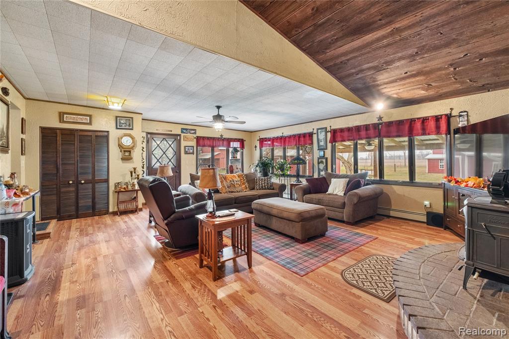 2428 Hubbard Road, Monroe, MI 48161 — Photo 14