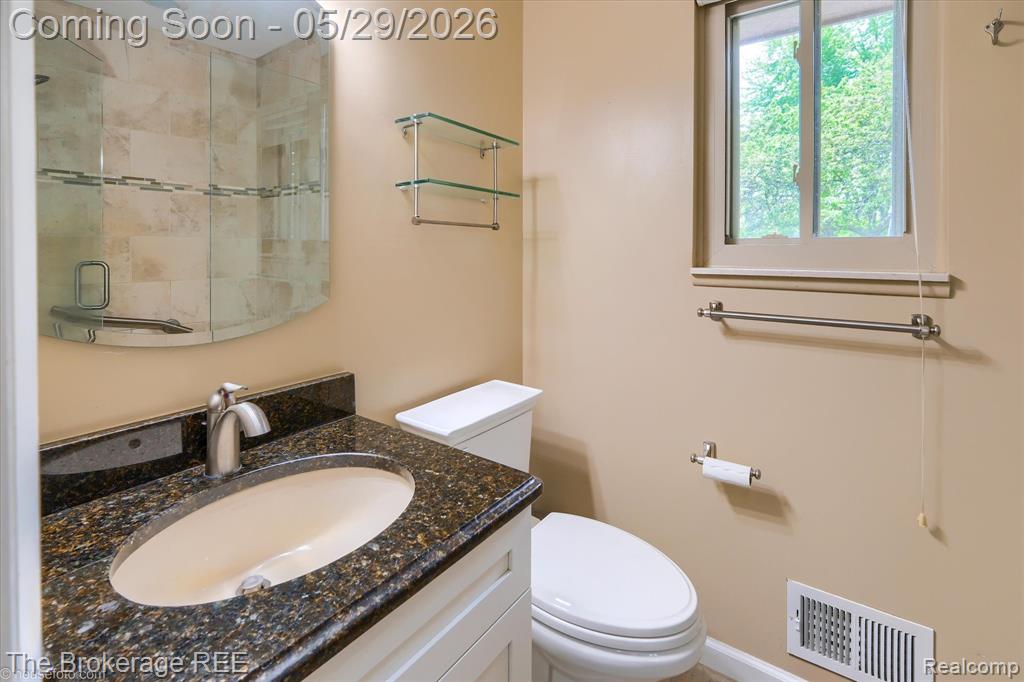 6933 Hubbard Hills Drive, Clarkston, MI 48348 — Photo 53