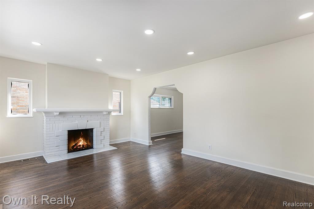8555 Sorrento Street, Detroit, MI 48228 — Photo 7