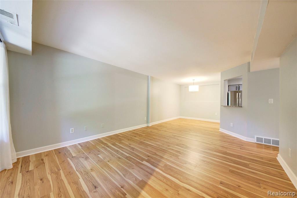 19143 Surrey Lane - Photo 4