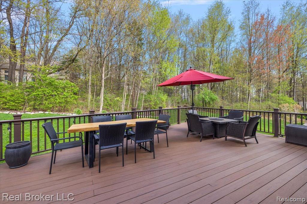 5633 GOLF POINTE Drive, Clarkston, MI 48348 — Photo 9