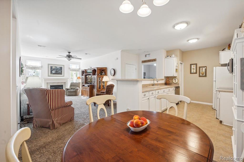 674 OLDE ENGLISH Circle, Howell, MI 48855 — Photo 7