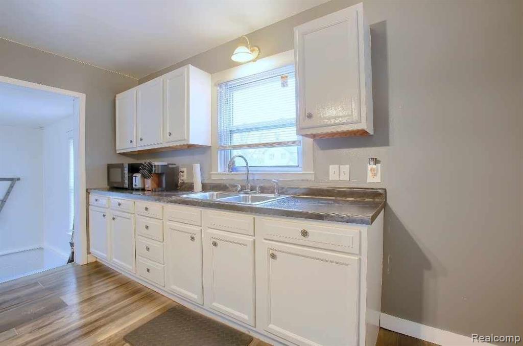 936 Pine Street, Port Huron, MI 48060 — Photo 8