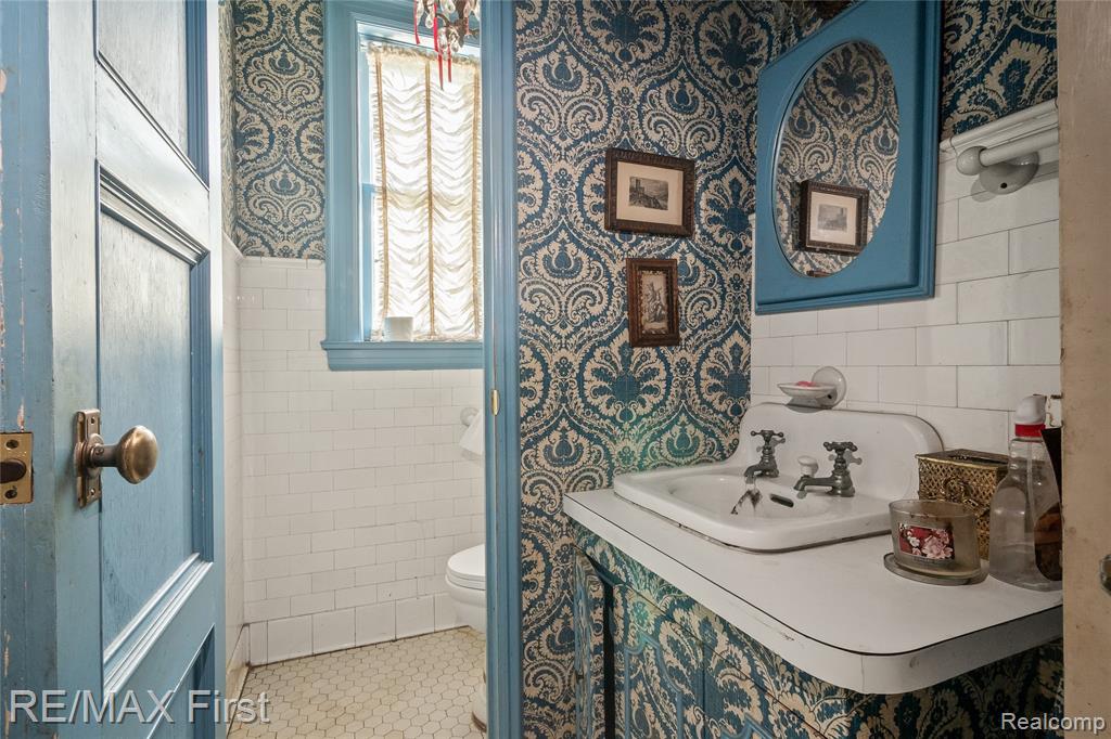 3065 Iroquois Street, Detroit, MI, 48214