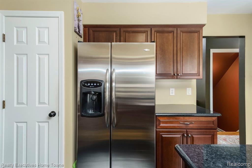 46399 HANFORD Road, Canton, MI 48187 — Photo 8