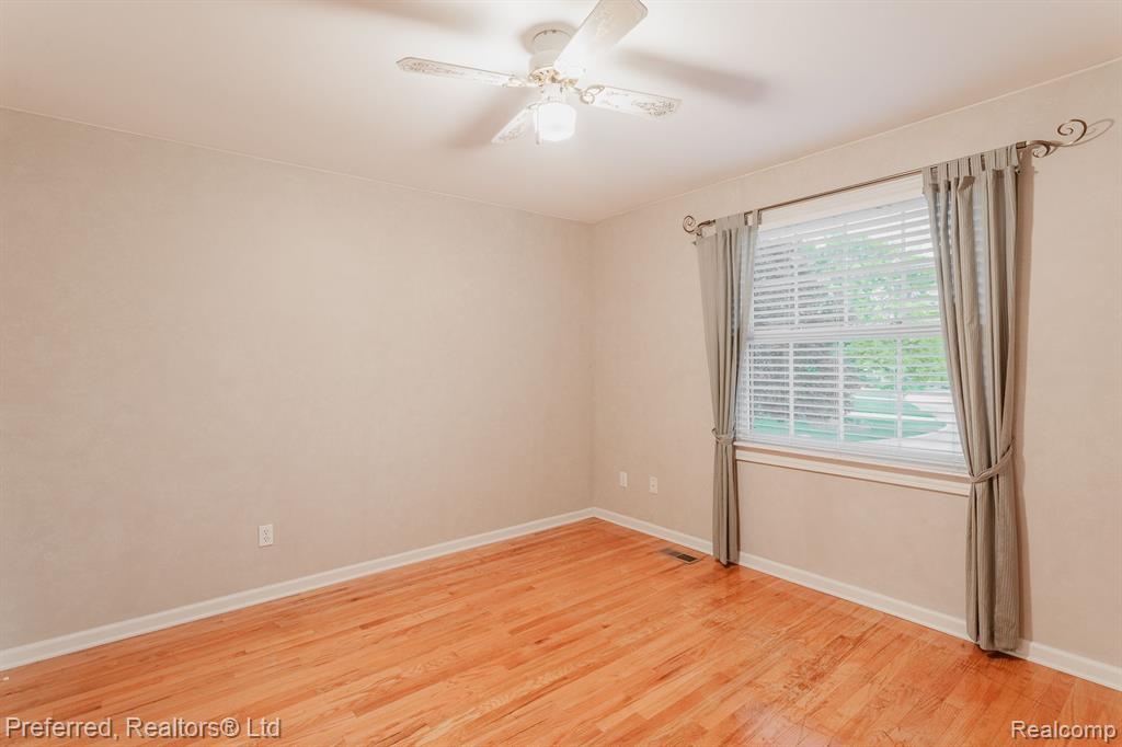 41130 WHITE HAVEN Court, Northville, MI 48168 — Photo 22