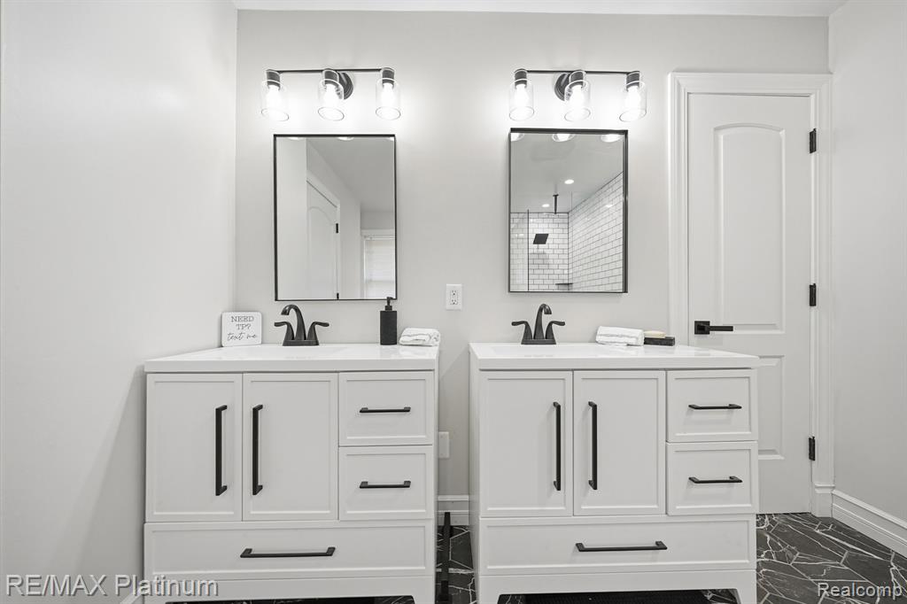 997 Thompson Shore Drive, Howell, MI 48843 — Photo 39