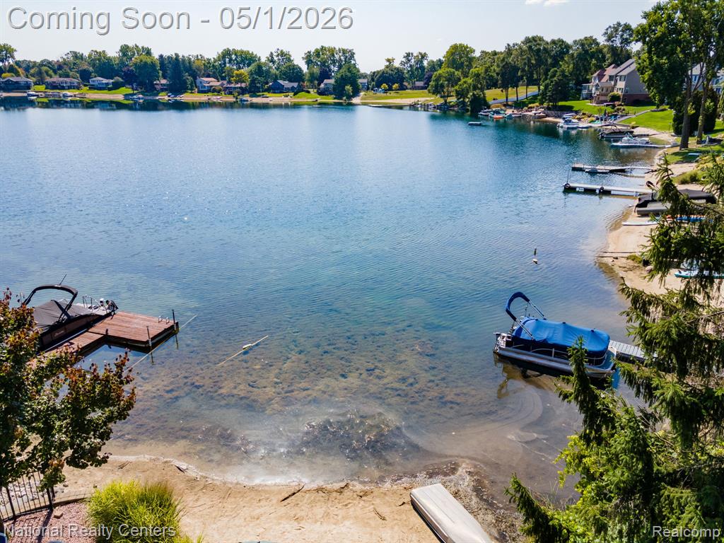 542 Bay Pointe Drive, Oxford, MI 48371 — Photo 47