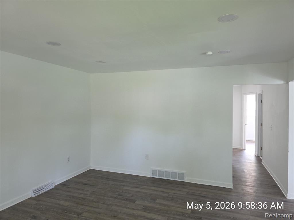 4843 KATHERINE Street, Dearborn Heights, MI 48125 — Photo 6
