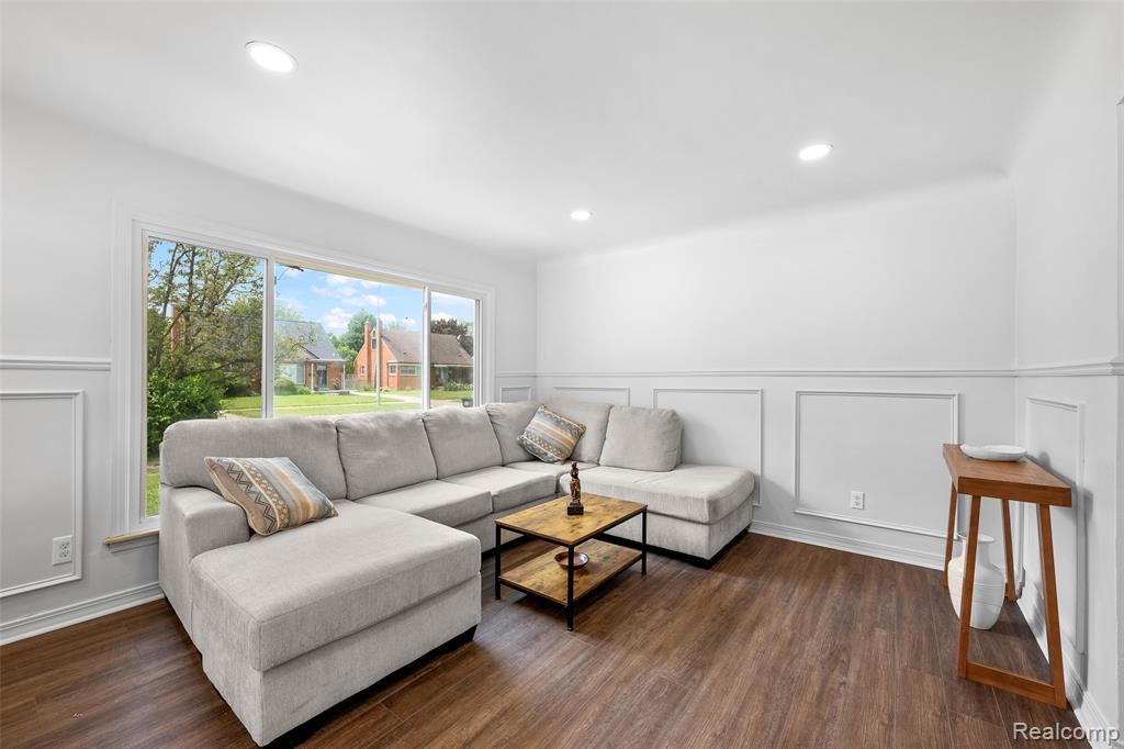 9075 McKinley Street, Taylor, MI 48180 — Photo 8