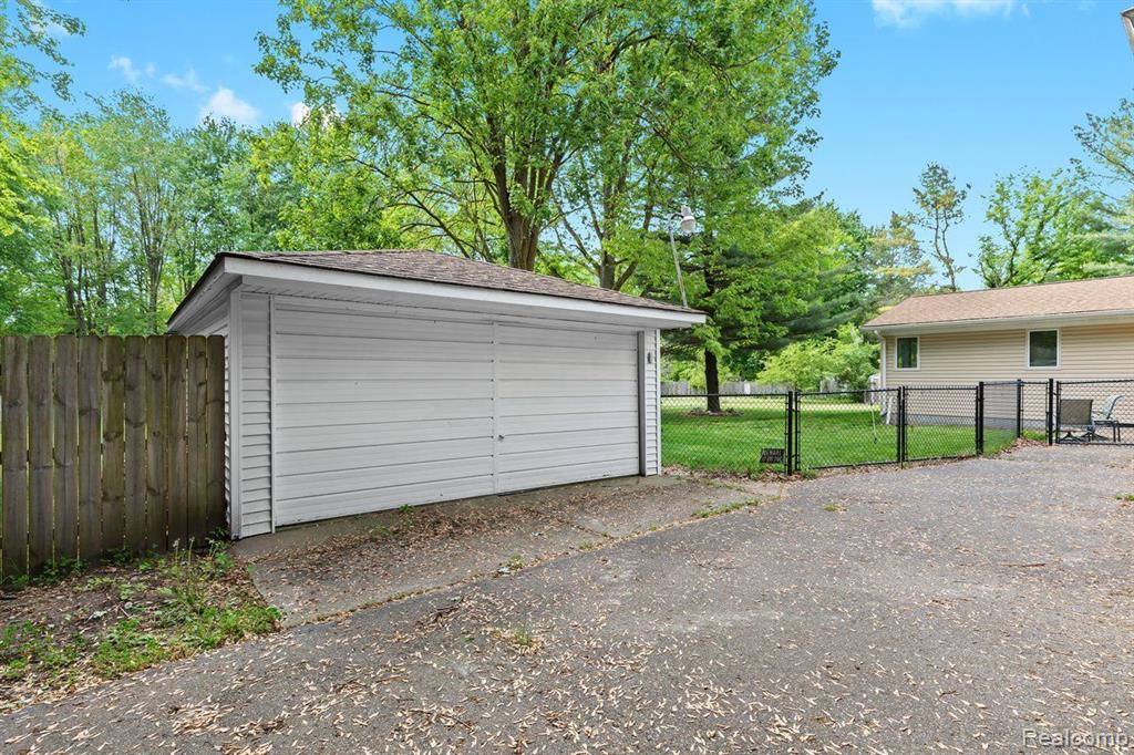 52851 FAIRCHILD Road, Chesterfield, MI — Photo 55