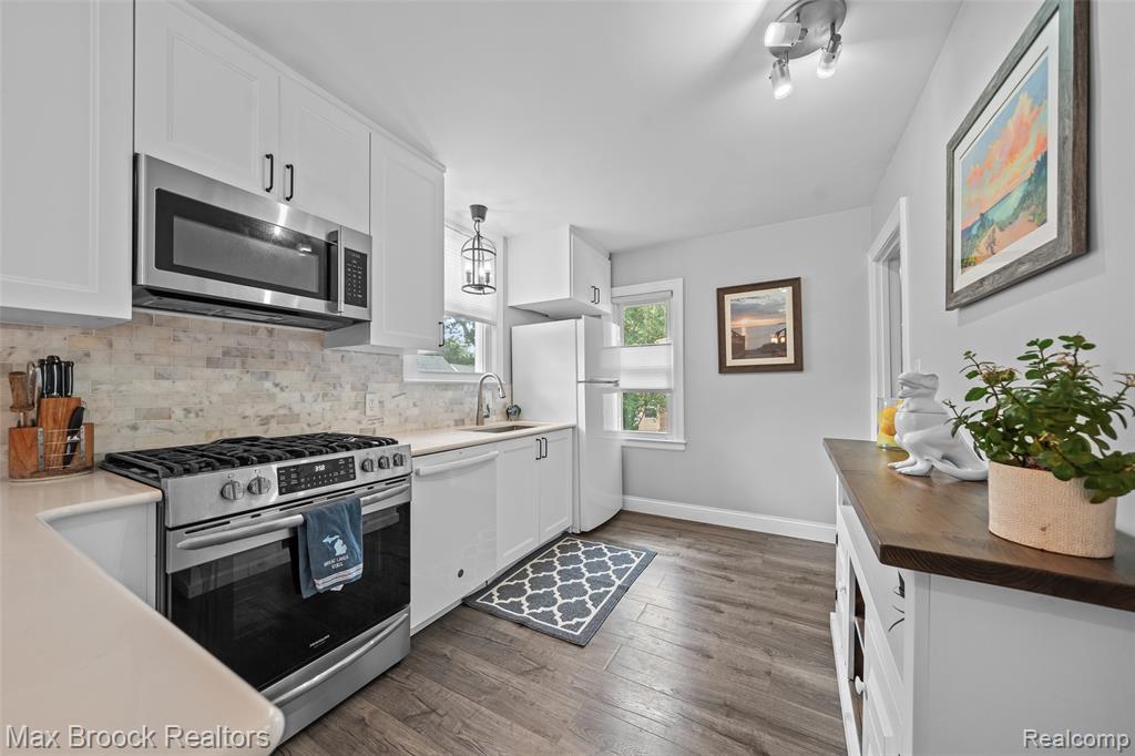 611 N Melborn Street, Dearborn, MI 48128 — Photo 15