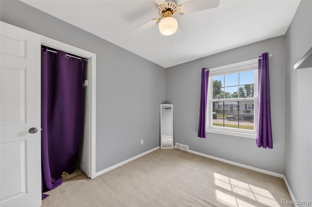 9818 Roseland Street, Livonia, MI 48150 — Photo 18