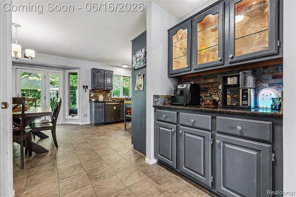 49033 Deerfield Park, Macomb, MI 48044 — Photo 12