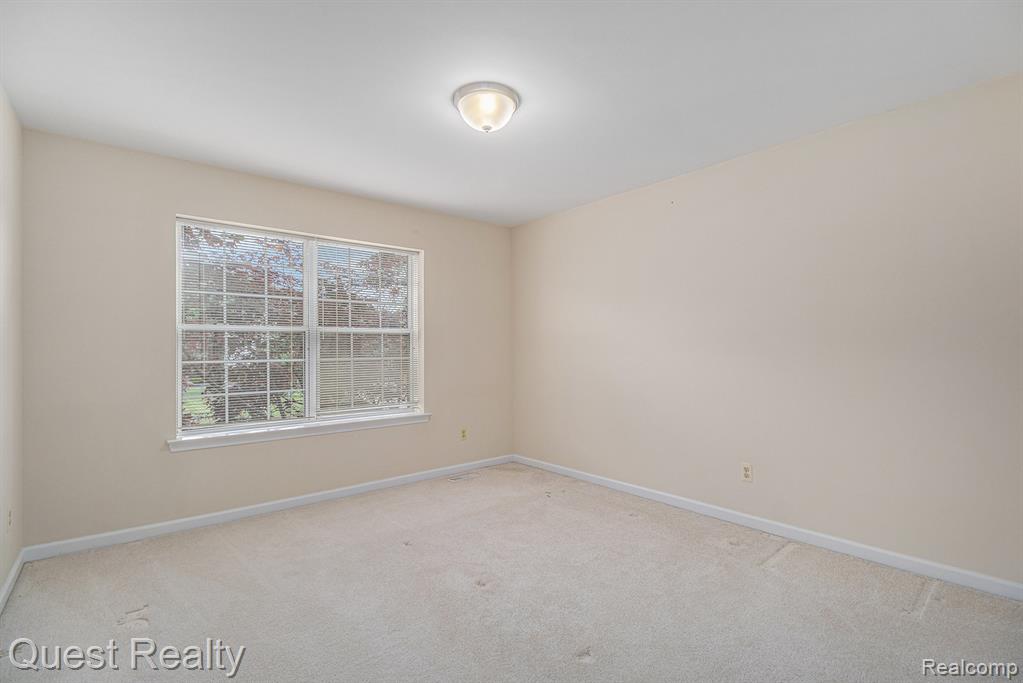 6849 York Street, Waterford, MI 48327 — Photo 19